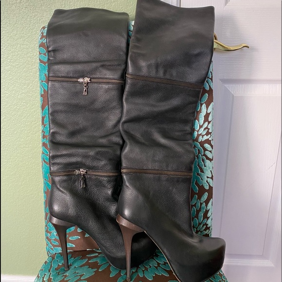 MaxAzria layer boots - Picture 4 of 7